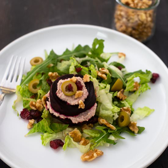 Walnut Pâté & Beet Sandwich Salad - Recipe photo by trafficlightcook