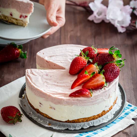 Strawberry Ice Cream Cake - Recipe photo by daniscookings