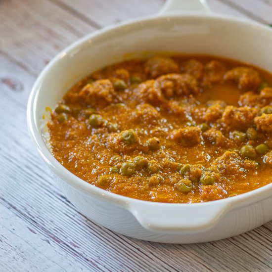 Soya Chunks & Peas Curry - Recipe photo by garimag