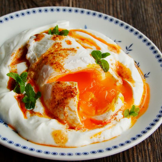 Çılbır – Turkish eggs - Recipe photo by Izaa