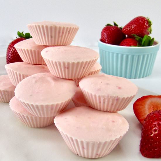 Keto Strawberry Cheesecake Fat Bomb - Recipe photo by Keto Cooking Christian