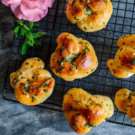 Garlic Knots - Recipe photo by spatulainmypocket