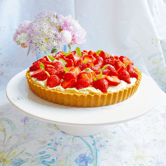Strawberry Tart with Basil Cream - Recipe photo by gerifood