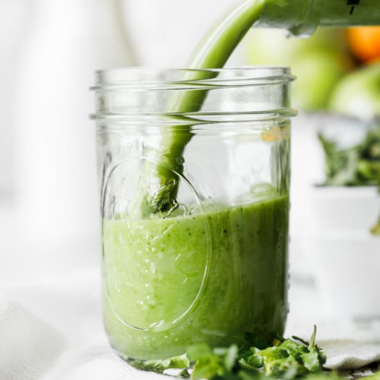 Banana Spinach Green Smoothie - Recipe photo by basilanddill