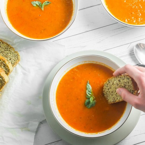 Roasted Tomato Soup With Basil - Recipe photo by honestlyfitness