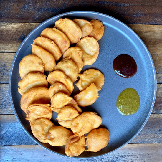 Aloo ke Pakoray (Potato Fritters) - Recipe photo by MostlyMasala