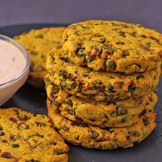 Baked Indian mashed potato cakes - Recipe photo by veganwithgusto