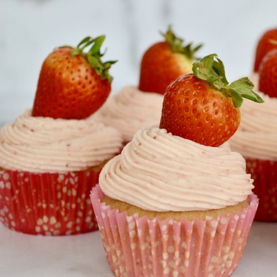 Real Strawberry Cupcakes - Recipe photo by thisdelicioushouse
