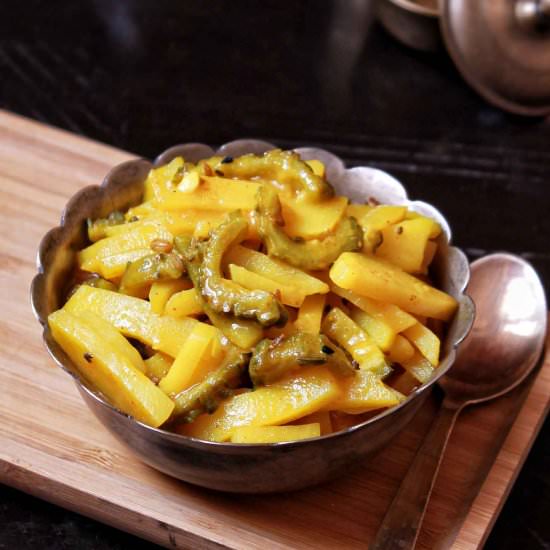 Aloo Uchhe Jhal - Recipe photo by speakingaloud