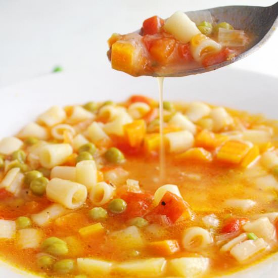 Minestrone Soup: Beginner's Guide - Recipe photo by Sylia from 30 Days of Greek Food