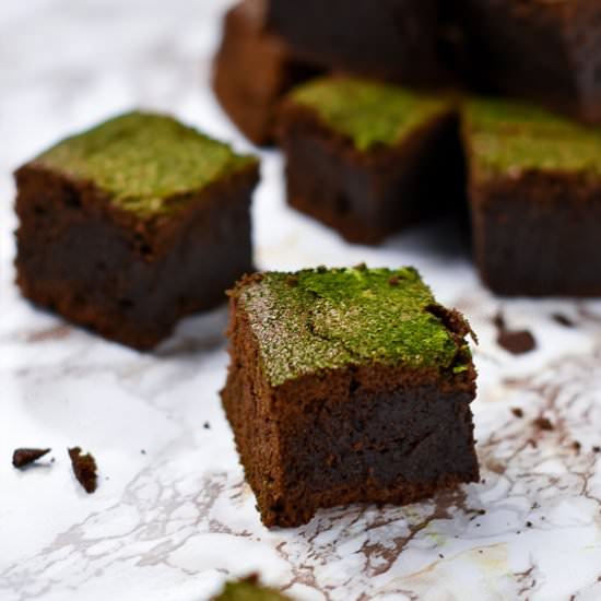 Dark Chocolate Matcha Brownies - Recipe photo by Sudachi Recipes