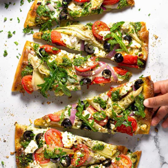 MEDITERRANEAN FLATBREAD PIZZA - Recipe photo by Midwest Foodie