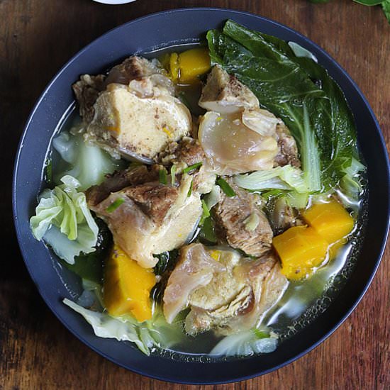 Nilagang Tuhod ng Baka - Recipe photo by peachkins