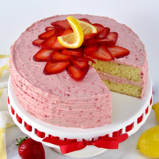 Keto Strawberry Lemonade Cake - Recipe photo by Keto Cooking Christian