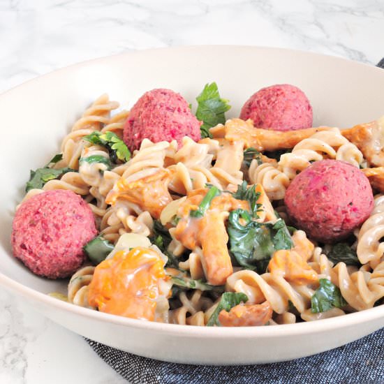 Pasta with chanterelles - Recipe photo by rabarbarowo