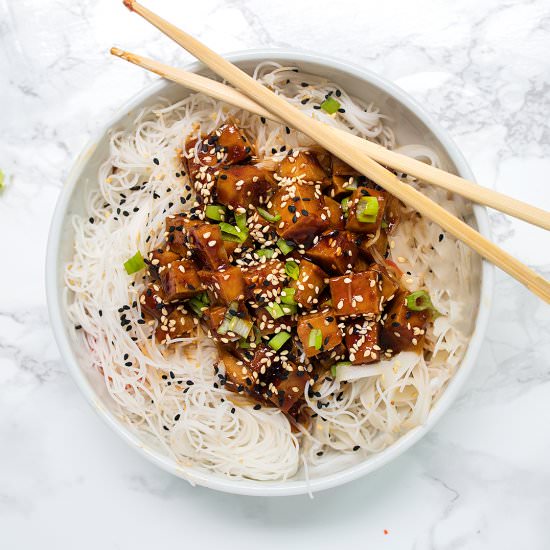 Vegan Sesame Ginger Tofu - Recipe photo by Plentyfullvegan