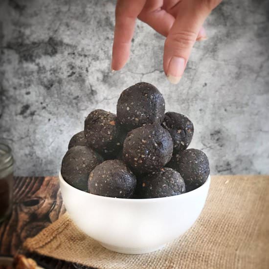 No-Bake Pretzel Brownie Bites - Recipe photo by No Sweat Vegan