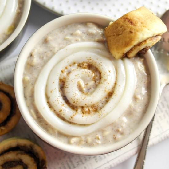 Cinnamon Roll Overnight Oats - Recipe photo by bakingyouhappier