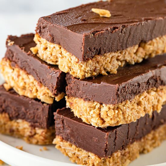 Peanut Butter Chocolate Oat Bars - Recipe photo by Eatwell 101