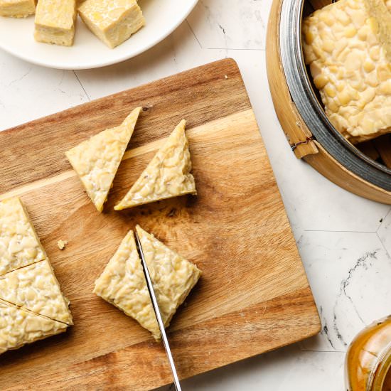 ultimate guide to cooking tempeh - Recipe photo by okonomi kitchen