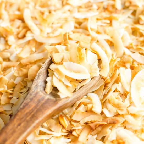 Easy Maple Coconut Chips - Recipe photo by felicialim