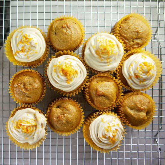 Mango Oatmeal Muffins - Recipe photo by plantfoodfederation
