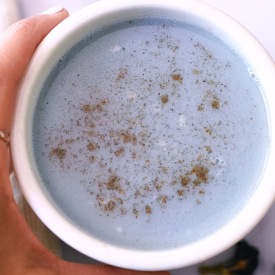Relaxing Blue Chamomile Milk - Recipe photo by Elke living