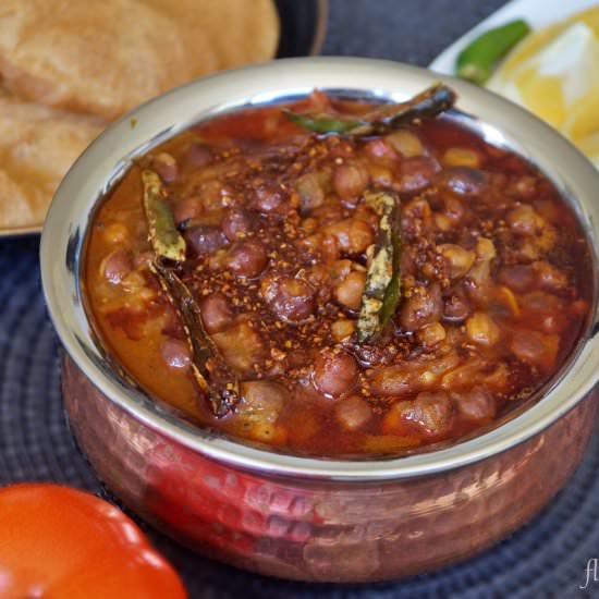 Black chickpeas curry - Recipe photo by Flavours on Plate