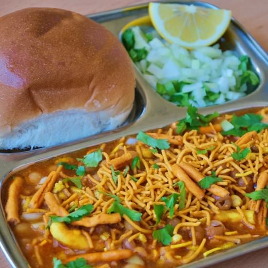 Misal pav - Recipe photo by Flavours on Plate