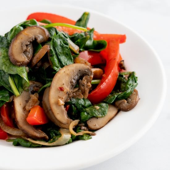 Spinach, Pepper, and Mushroom Sauté - Recipe photo by heartypalate