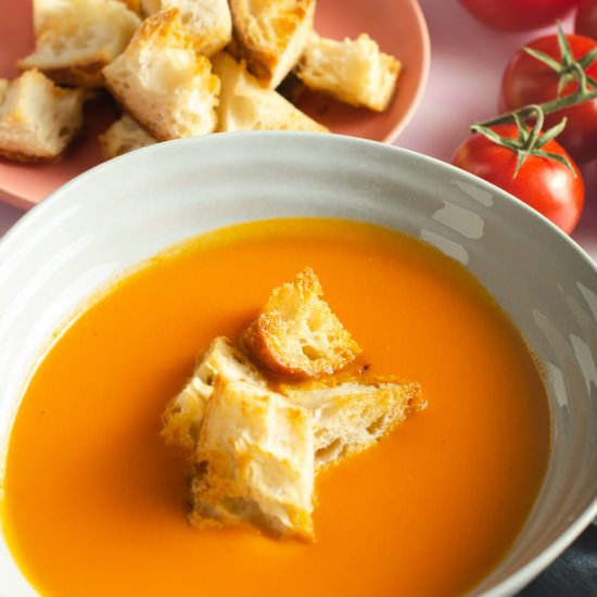 Easy Homemade Tomato Soup - Recipe photo by lostinf00d