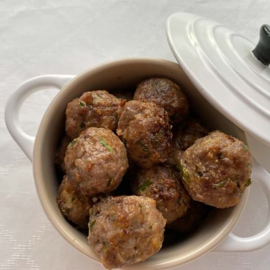 Easy Italian Meatballs - Recipe photo by Italian Kitchen Confessions