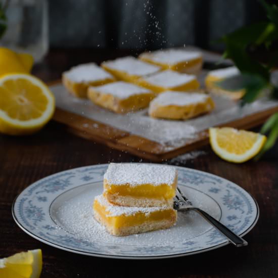 Lemon bars - Recipe photo by bakingistherapy