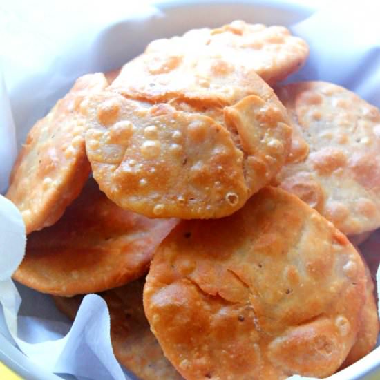 Khasta Poori / Indian Fried Bread - Recipe photo by livingsmartandhealthy