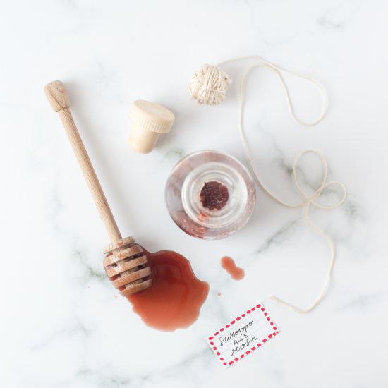 Rose syrup - Recipe photo by Lapiccolaquaglia