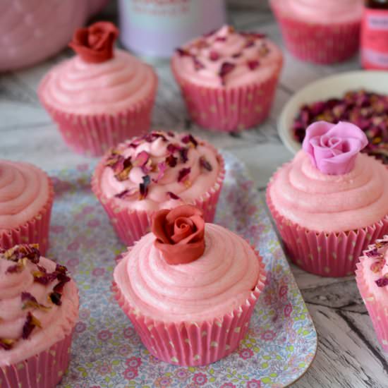 Beautiful Rose Cupcakes - Recipe photo by VintageFrills