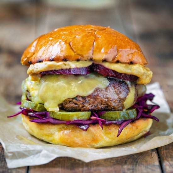 Beetroot Beef Burger - Recipe photo by Flaevor
