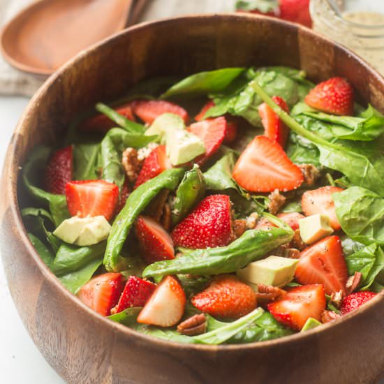 Strawberry Spinach Salad - Recipe photo by Connoisseurus Veg
