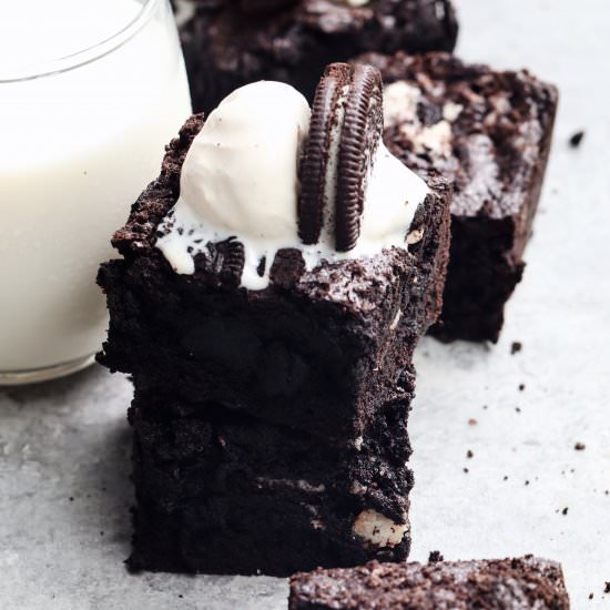 cookies & cream brownies - Recipe photo by Caits Plate
