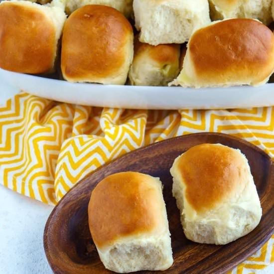 1 Hour Dinner Rolls - Recipe photo by EasyBudgetRecipes