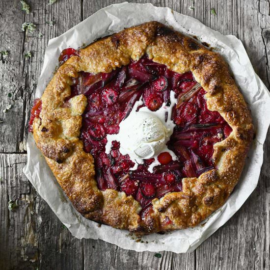Rhubarb-strawberry galette - Recipe photo by servingdumplings