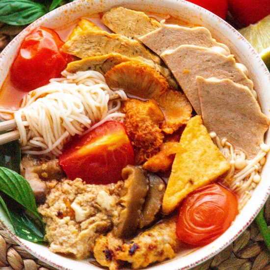 Vegetarian Tomato Noodle Soup - Recipe photo by WokandKin
