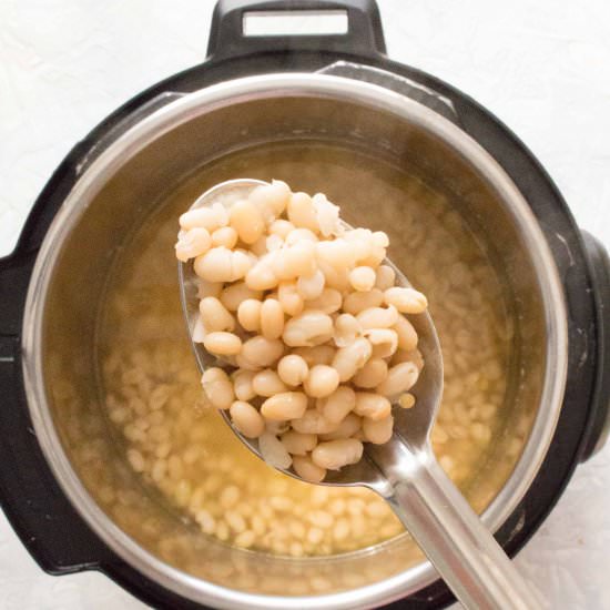 No Soak Instant Pot White Beans - Recipe photo by Carmy @ carmyy.com