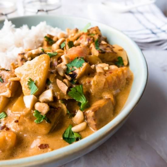 Vegan Massaman Curry - Recipe photo by Sixhungryfeet