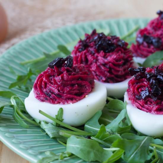 Beetroot stuffed eggs - Recipe photo by mecooks.com