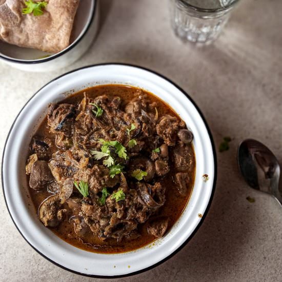 Mete dopeyaja/Goat liver with onion - Recipe photo by TheEpicureanfeast