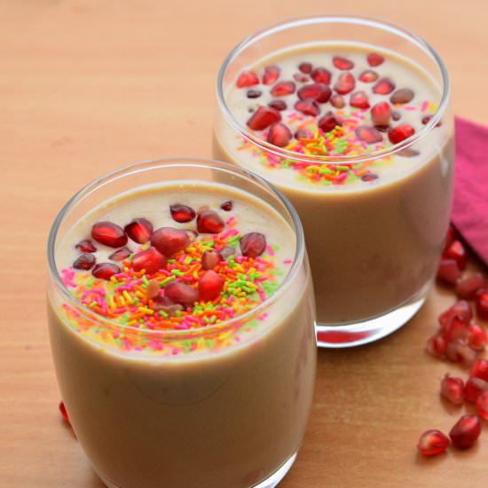 Pomegranate Banana Smoothie - Recipe photo by swatipaathak