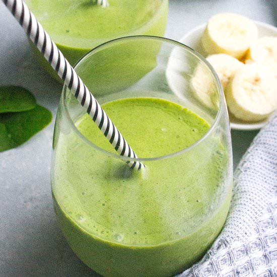 Green Detox Smoothie - Recipe photo by Kathryns.kitchen.blog