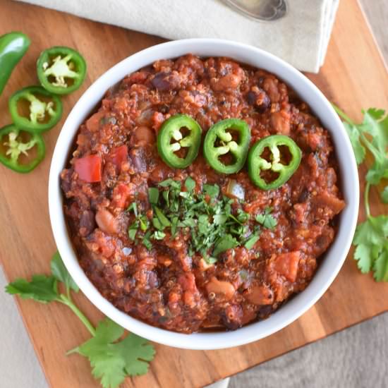 Slow Cooker Quinoa Chili - Recipe photo by Watch Learn Eat