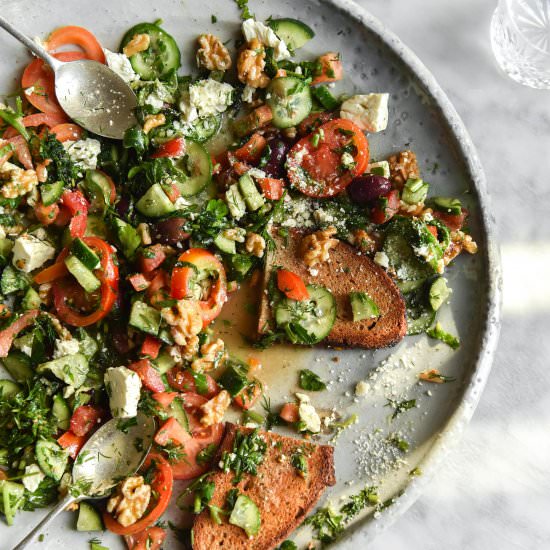 FODMAP friendly tomato salad - Recipe photo by georgeats
